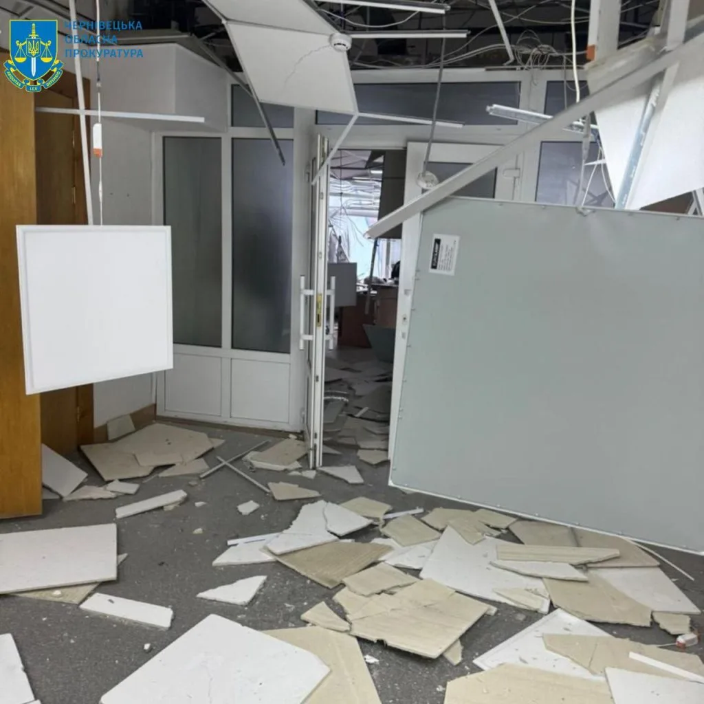Прокуратура почала розслідувати атаку на критичні об’єкти Буковини і показала фото наслідків