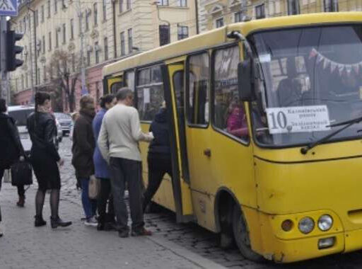 Автобус №10 у Чернівцях, який їде через мікрорайон “Калічанка”, експериментально продовжили до вулиці Лукіяновича