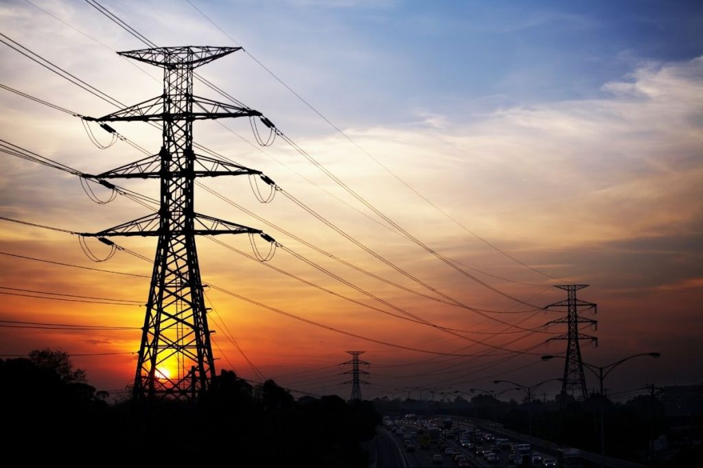 Буковинців закликали економити електроенергію в пікові години: у чому причина