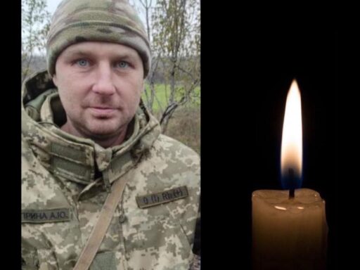 На Буковині прощаються з двома військовими, що загинули на війні з росією