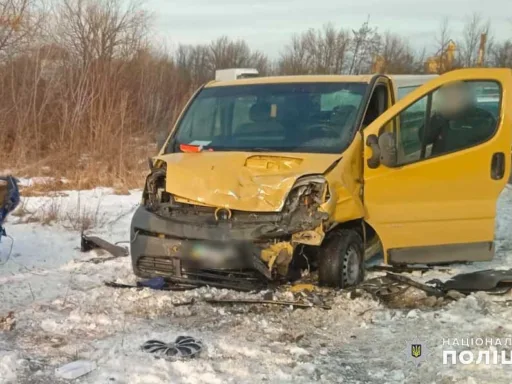 На Буковині скерували суду справу щодо 21 річного водія з вини, якого травмувались двоє пасажирок
