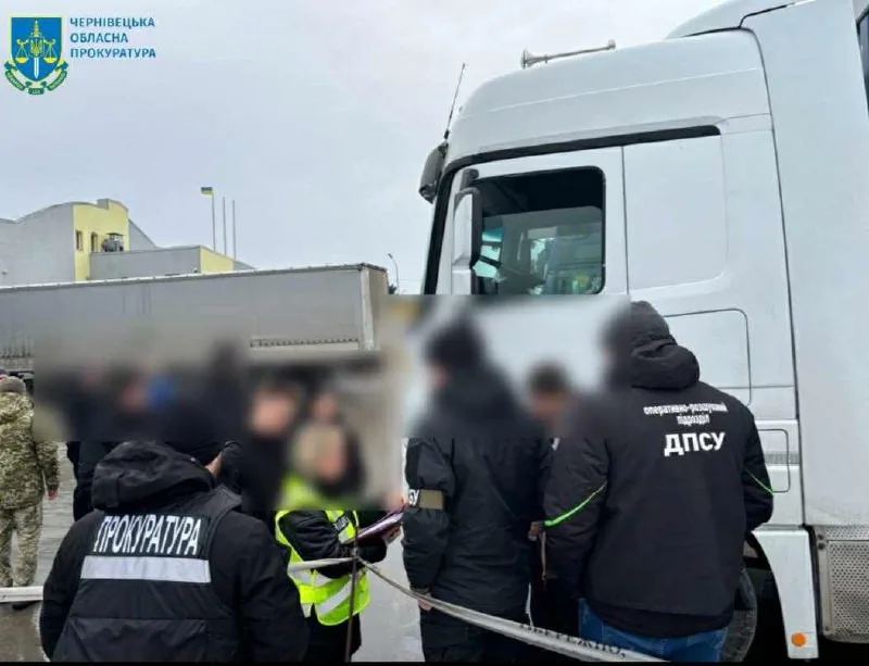 Ціна втечі 7 тисяч євро: далекобійник із Буковини переправляв за кордон ухилянтів