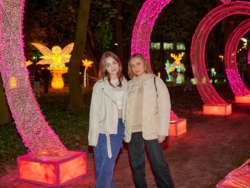 В Чернівцях відкрився парк світлових фігур «lights&dreams»