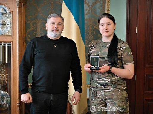 Бойова медикиня, 20 річна буковинка отримала почесну нагороду «Буковинський хрест пошани та гідності»