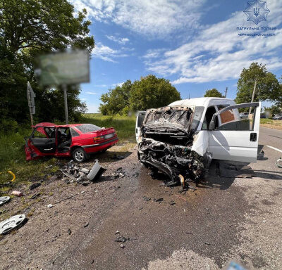 Машини перетворилися на брухт: на Буковині у ДТП постраждало двоє водіїв