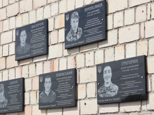 На Буковині загиблим військовим встановили меморіальні дошки