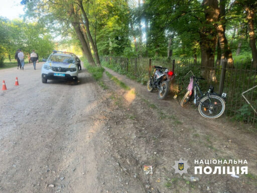 На Герцаївщині у ДТП постраждало двоє дітей: 15 річний мотоцикліст наїхав на 9 річну велосипедистку
