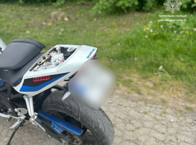 На мотоциклі, що у міжнародному розшуку: на Буковині затримали п'яного водія
