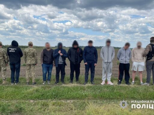 У Чернівецькій області затримали зловмисника, який переправляв чоловіків через кордон поза пунктами пропуску