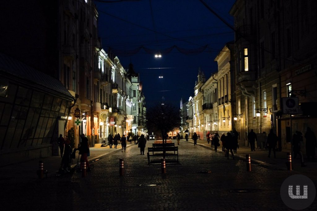 У Чернівцях обмежать вуличне освітлення, крім центральних вулиць