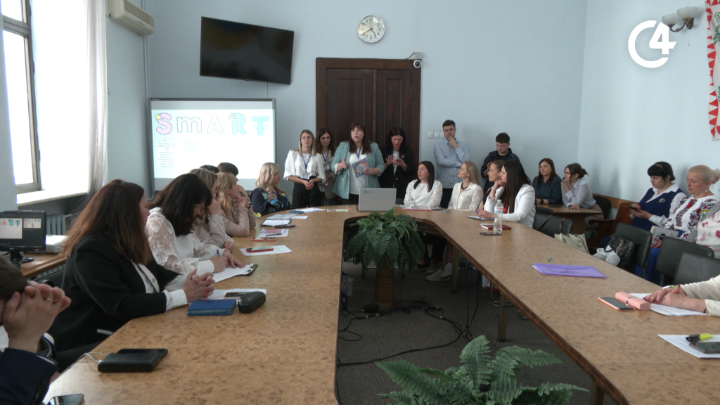 У Чернівцях відбувся перший випуск «Школи майбутнього директора»
