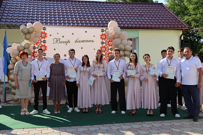55 випускників закладів загальної середньої освіти міста Сокиряни отримали свідоцтва про здобуття повної загальної середньої освіти