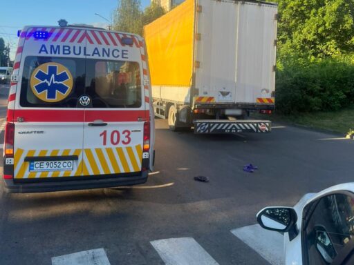 Буковинські поліцейські розслідують обставини трьох аварій за минулу добу з потерпілими