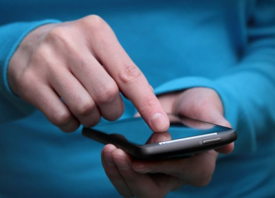 «Ставте на смартфон надійні паролі»: кіберполіцейські з Чернівців розповіли, як захистити свій смартфон