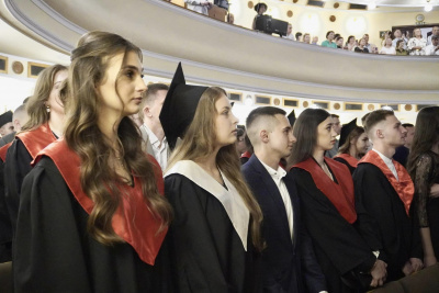 У Буковинському медуніверситеті відбувся випускний: дипломи отримали понад 600 студентів