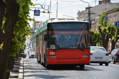 Завтра у Чернівцях автобуси та тролейбуси курсуватимуть за зміненим маршрутом