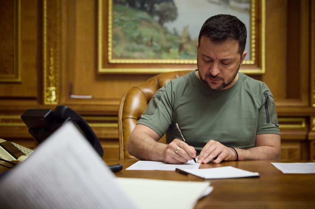 Зеленський підписав закон, який закріплює статус англійської мови в Україні