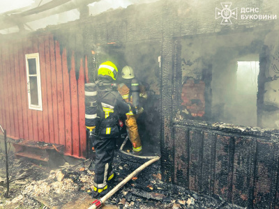 Будинок майже повністю згорів: на Буковині у пожежі загинув чоловік