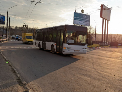 У Чернівцях один із автобусних маршрутів змінив схему руху: як їхатиме